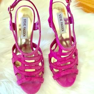 Steve Madden Fuschia Suede Heels!